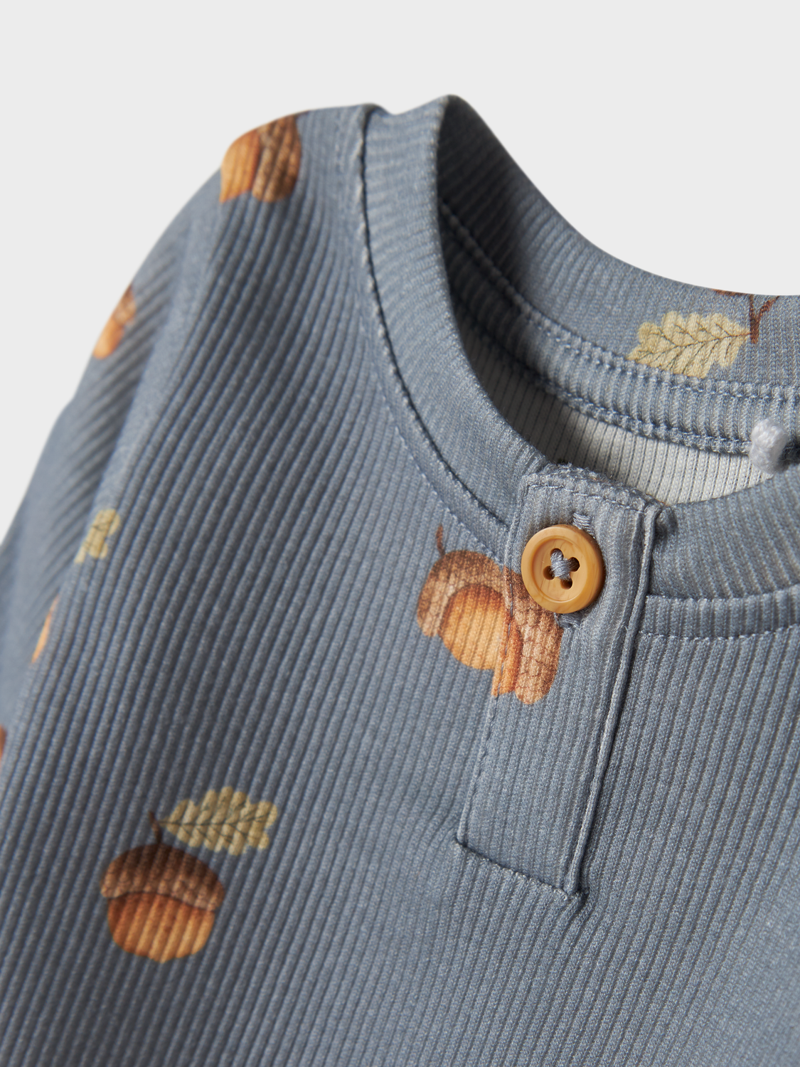 model_shot-front_full